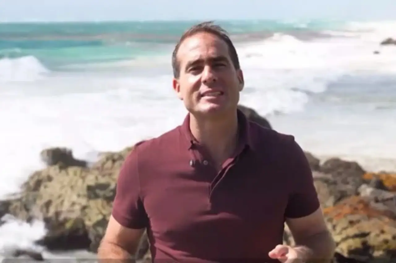 Gobierno de la Ciudad analiza medidas contra hoteleros y autoridades desleales que violan acceso público a playas en Tulum