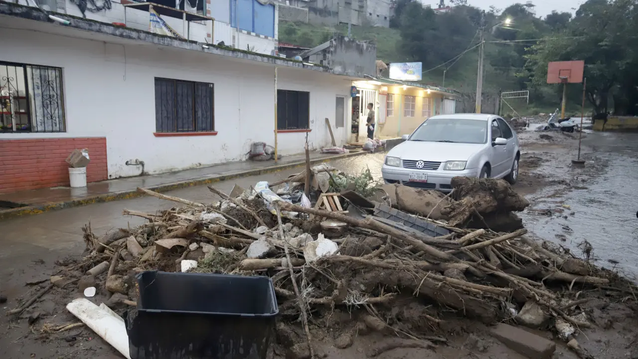 La duda sobre la ayuda de pandillas en tragedia: Sheinbaum niega certeza al abordar el caso de las lluvias en la Ciudad de México.