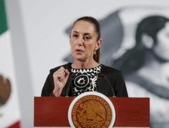 La crisis política peruana: Sheinbaum lidera un llamado a la justicia y la libertad para Pedro Castillo tras el cambio de gobierno.